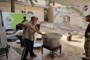 توزیع 2400 پرس غذا بین نیازمندان از محل کمکهای دریافت شده ستاد سازمان دامپزشکی در روز عید سعید غدیر 